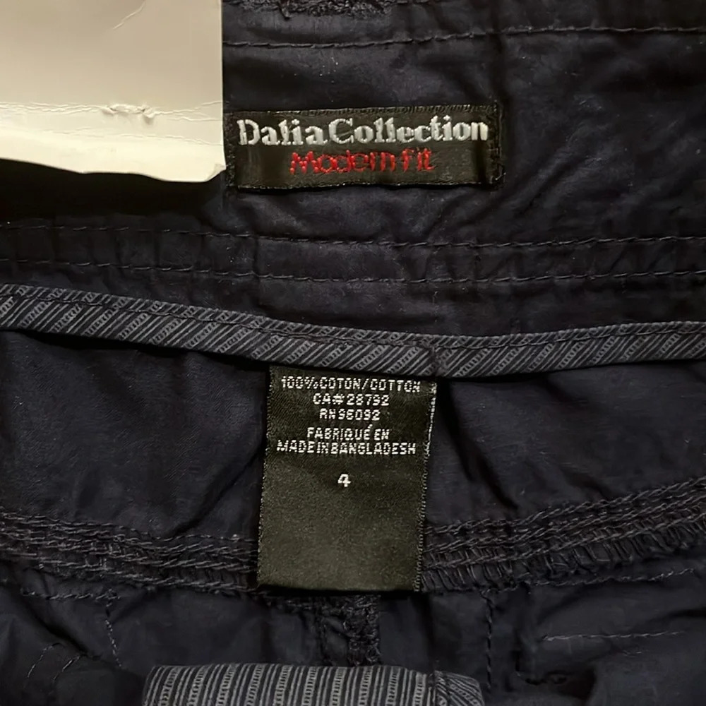 Dalia Collection Modern Fit Mini Skirt with Belt Size 4 - Picture 2 of 11